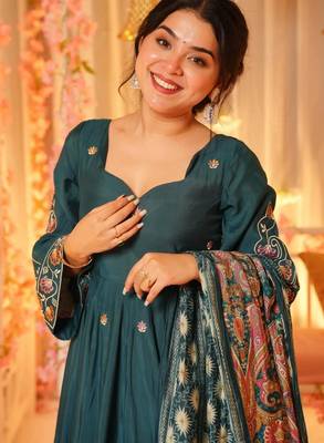 Green color p v chanderi party looks salwar kameez for girls 3