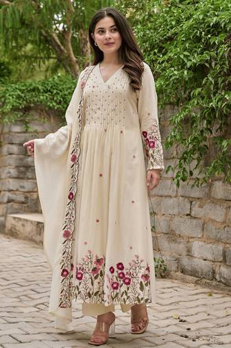 Cream color ethnic chanderi silk fabric party looks salwar kameez for girls