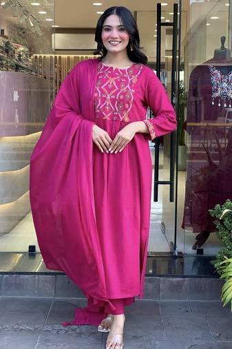Pink color ethnic chanderi silk fabric party looks salwar kameez for girls