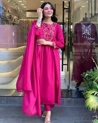 Pink color ethnic chanderi silk fabric party looks salwar kameez for girls 3