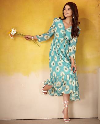 Sky blue color weightless marbal fabric floral printed girlie partywear kurti 6