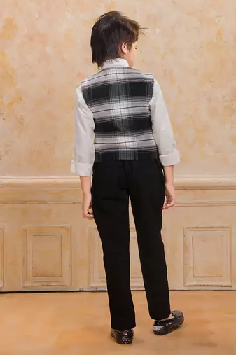 White cotton woven shirt trouser waistcoat with bow set