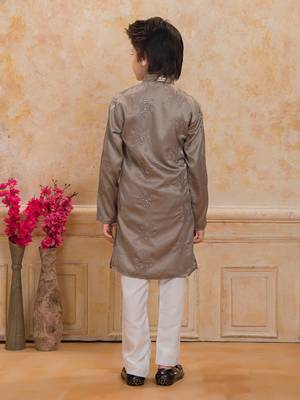 Olivegreen cotton woven embriodered kurta set 3