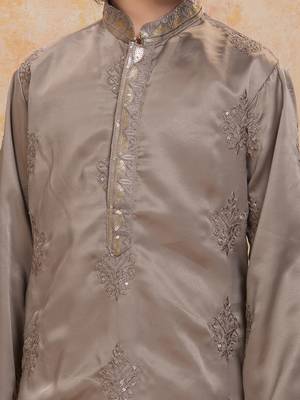 Olivegreen cotton woven embriodered kurta set 4