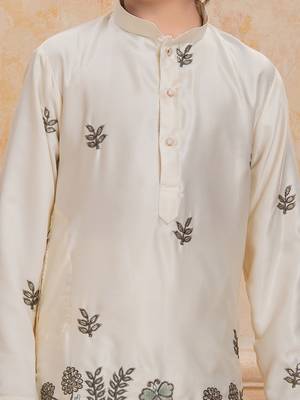 Cream cotton woven embriodered kurta set 4