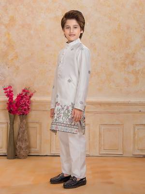White cotton woven embriodered kurta set 2