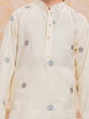 Yellow cotton woven embriodered kurta set 4