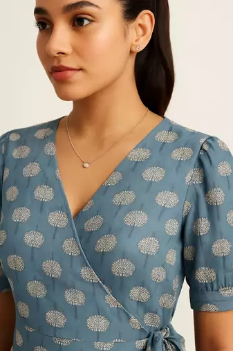 Blue color elbow length puff sleeves with elasticated hem kurti