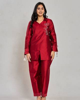 Maroon color zari embroidery kurta with pant 1