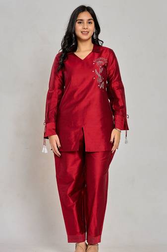 Maroon color zari embroidery kurta with pant
