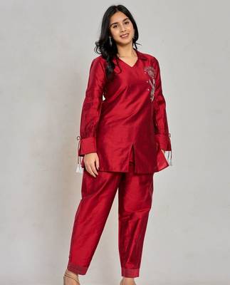 Maroon color zari embroidery kurta with pant 2
