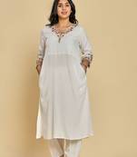 White color zari with thread work kurta with pant