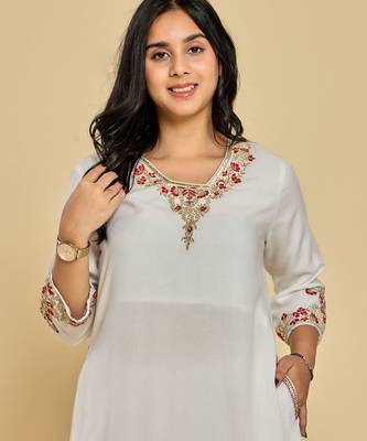 White color zari with thread work kurta with pant 3
