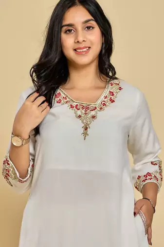 White color zari with thread work kurta with pant