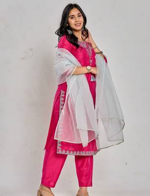 Pink color mirror work with zari and sequin work kurta with pant and duptta 2