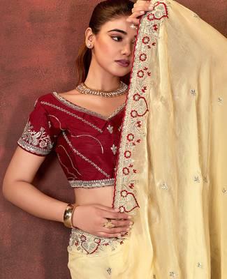 chiku space silk blend blend thread embroidery work saree 4