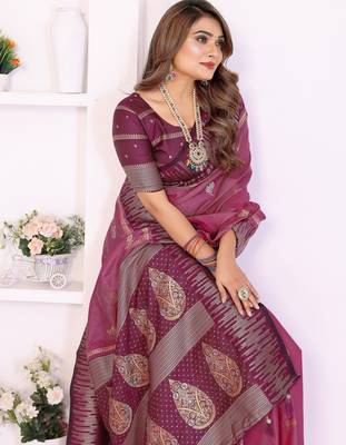 pink south soft silk blend blend woven rich pallu ceremonial saree 4