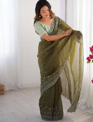 mahendi crunchy silk blend blend embroidered partywear saree 4