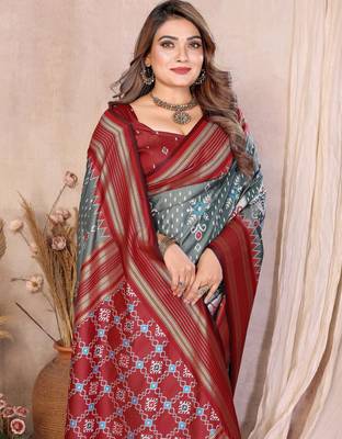 grey soft silk blend blend ikkat weaving traditional partywear saree 4
