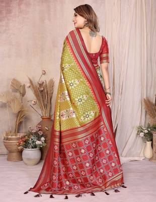 green soft silk blend blend ikkat weaving traditional partywear saree 3