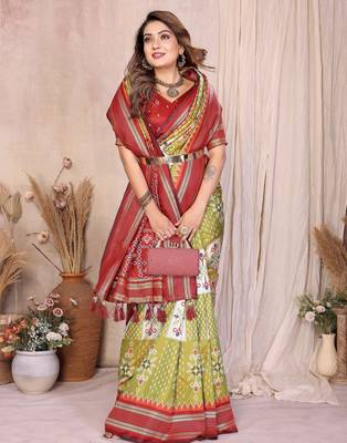green soft silk blend blend ikkat weaving traditional partywear saree 5