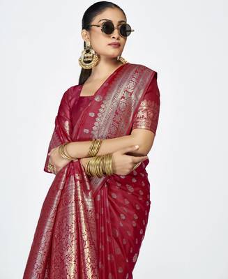 maroon faux banarasi art silk blend woven zari butti celebrity fancy saree 3