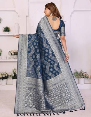blue georgette silk blend blend woven laheriya zari saree 3