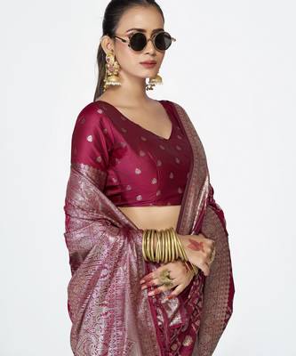 burgundy faux banarasi art silk blend woven zari saree 3