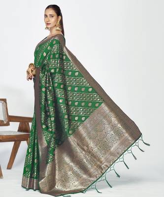 green faux banarasi art silk blend woven zari saree 4