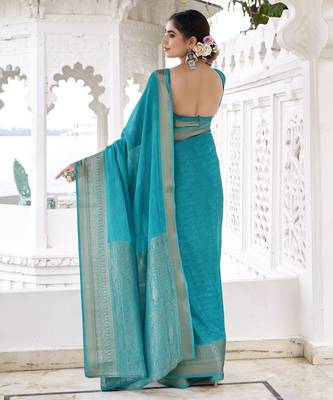 firozi chinon woven saree trendy girlie looks 3