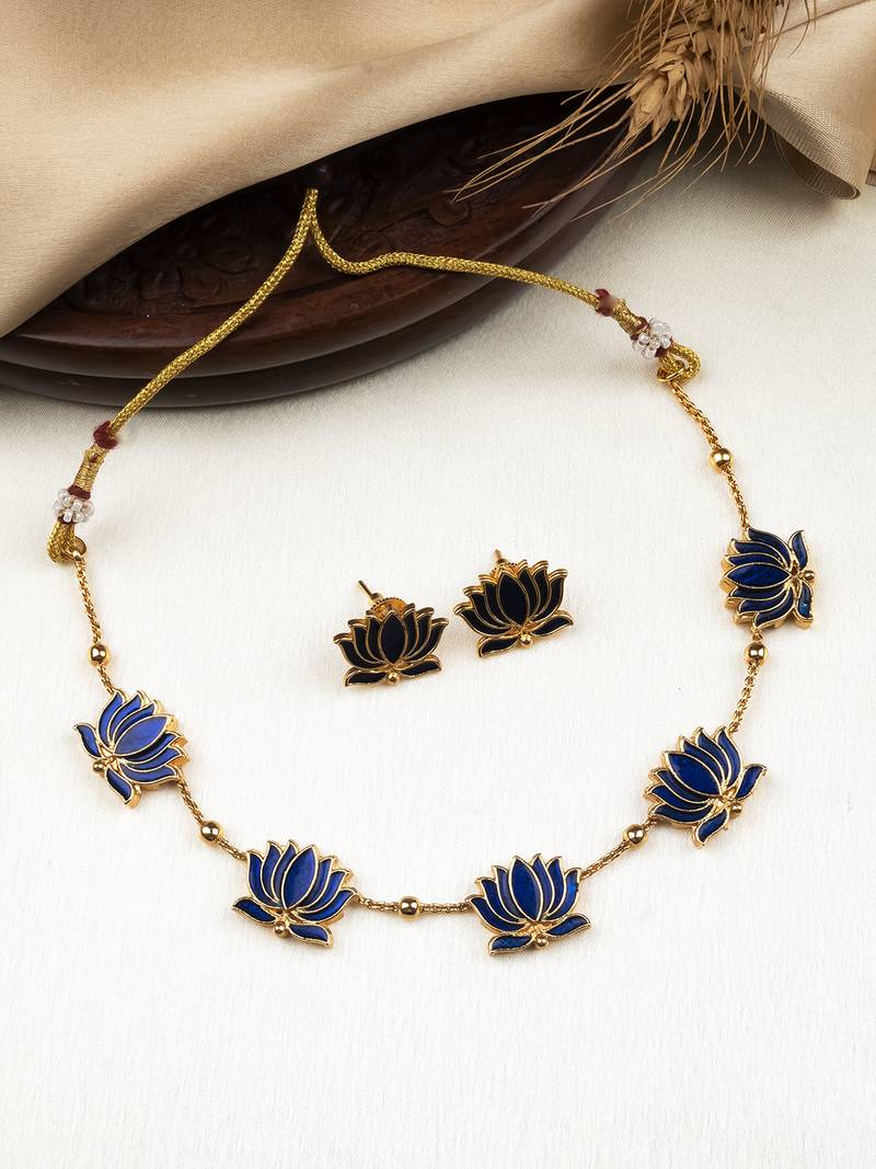 Antique blue floral motif necklace set