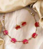 Antique pink floral motif necklace set