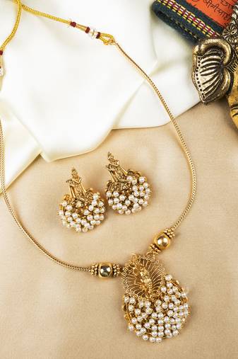 Gold plated divine motif pendant set