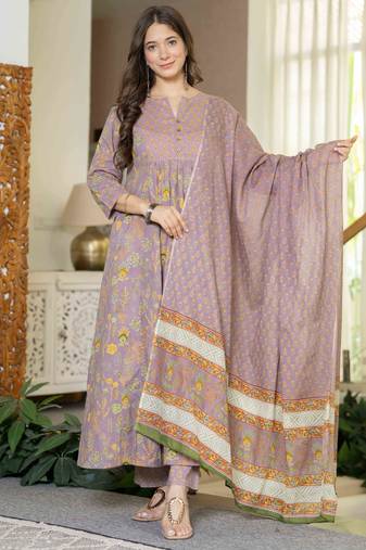 Women cotton printed round nack 3/4 sleeves calf length flared kurta pant and dupatta set