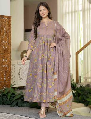 Women cotton printed round nack 3/4 sleeves calf length flared kurta pant and dupatta set 3