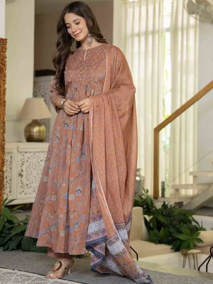 Women cotton printed round nack 3/4 sleeves calf length flared kurta pant and dupatta set 4