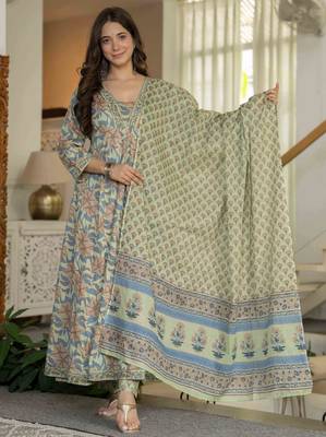 Women cotton printed v-nack 3/4 sleeves calf length flared kurta pant and dupatta set 1