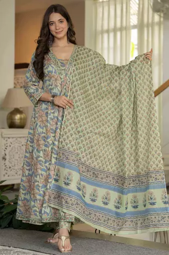 Women cotton printed v-nack 3/4 sleeves calf length flared kurta pant and dupatta set