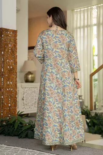 Women cotton printed v-nack 3/4 sleeves calf length flared kurta pant and dupatta set