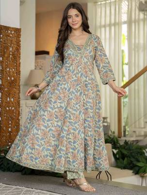 Women cotton printed v-nack 3/4 sleeves calf length flared kurta pant and dupatta set 3
