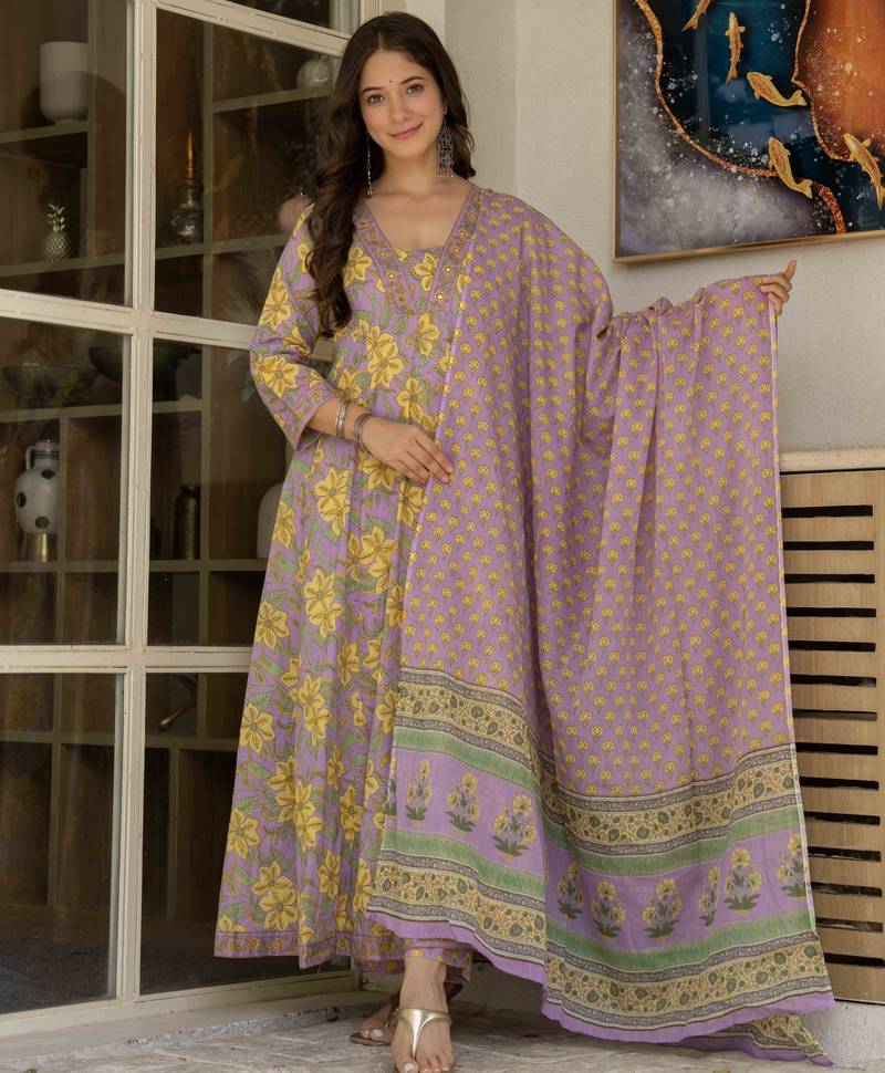 Women cotton printed v-nack 3/4 sleeves calf length flared kurta pant and dupatta set
