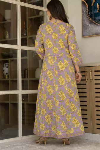 Women cotton printed v-nack 3/4 sleeves calf length flared kurta pant and dupatta set