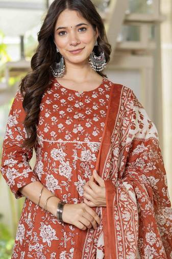 Women cotton printed round nack 3/4 sleeves calf length flared kurta pant and dupatta set
