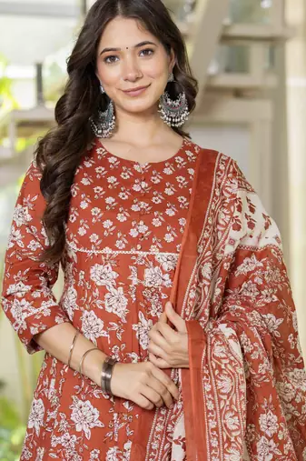 Women cotton printed round nack 3/4 sleeves calf length flared kurta pant and dupatta set