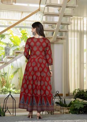 Women cotton printed round nack 3/4 sleeves calf length flared kurta pant and dupatta set 2