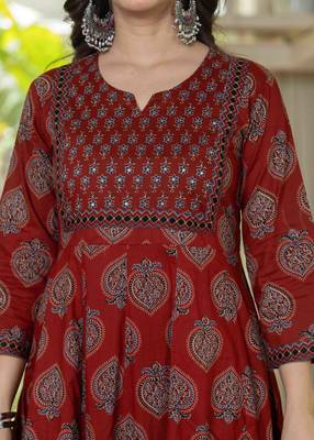 Women cotton printed round nack 3/4 sleeves calf length flared kurta pant and dupatta set 3