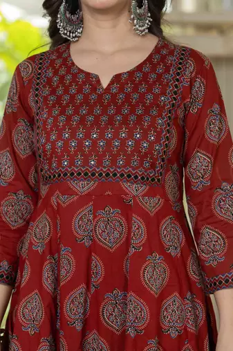 Women cotton printed round nack 3/4 sleeves calf length flared kurta pant and dupatta set
