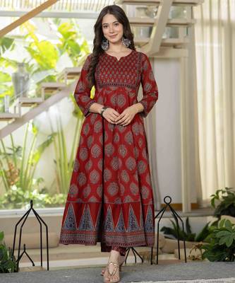 Women cotton printed round nack 3/4 sleeves calf length flared kurta pant and dupatta set 4