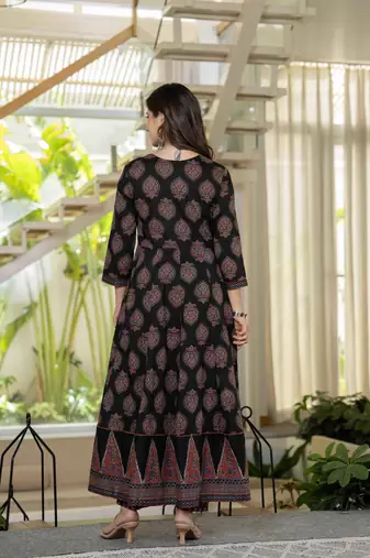 Women cotton printed round nack 3/4 sleeves calf length flared kurta pant and dupatta set