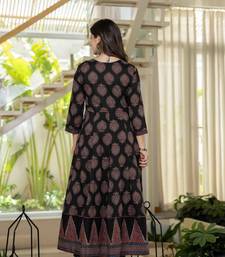 Women cotton printed round nack 3/4 sleeves calf length flared kurta pant and dupatta set
